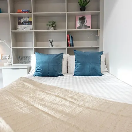 Hideaway Hotel *